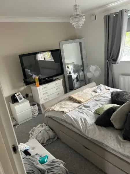 Huge 2 Bed Flat First Floor Balcony Parking Double Bedrooms