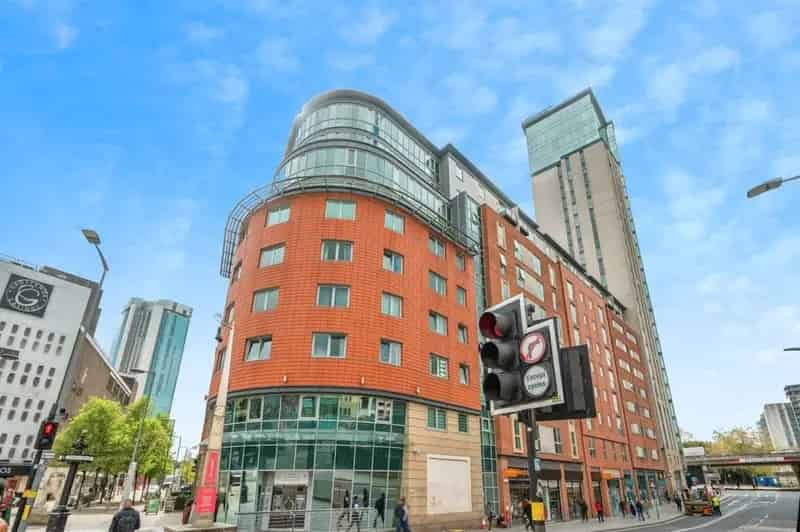 2 Bed Apartment Near Bull Ring & Grand Central