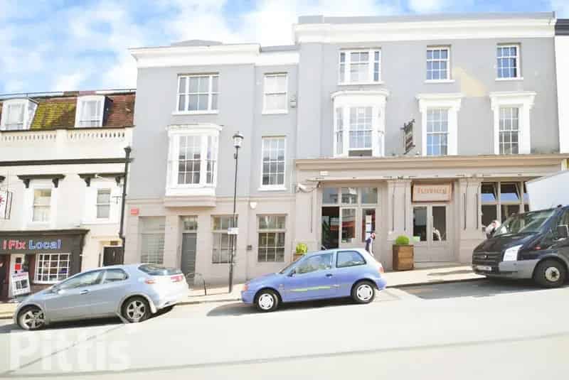 2 Bedroom Flat to Rent Ryde Town Centre August Move In