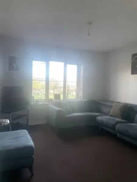 One-Bedroom Apartment Near M5 Oldbury - Private Parking & Garden