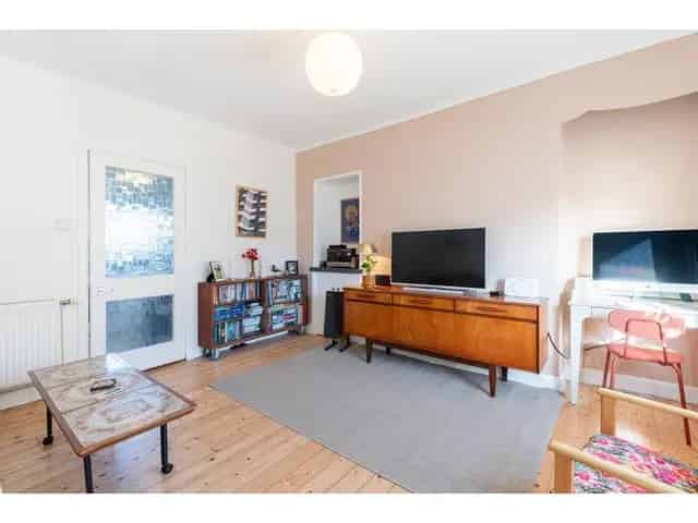 2 Bedroom End Terraced House for Sale Near Coast