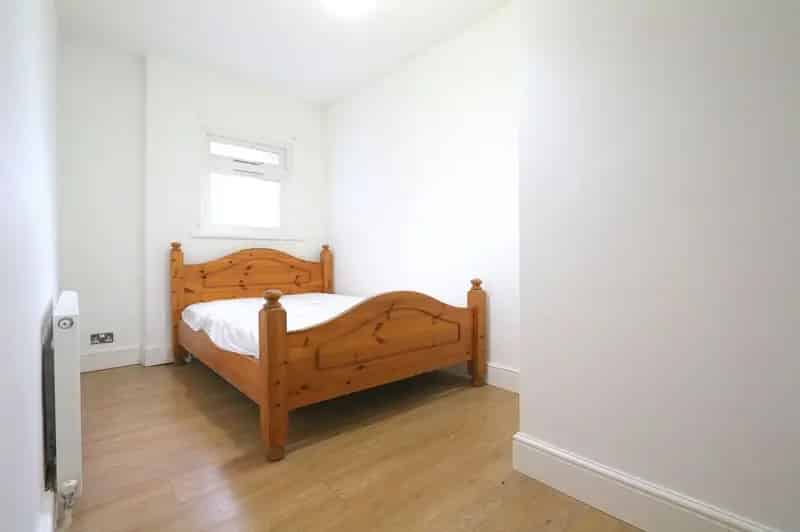 2 bedroom  Flat to rent, London, N4