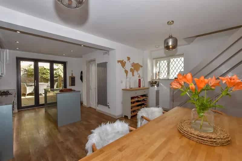 3 Bedroom Semi-Detached House for Sale in Loose