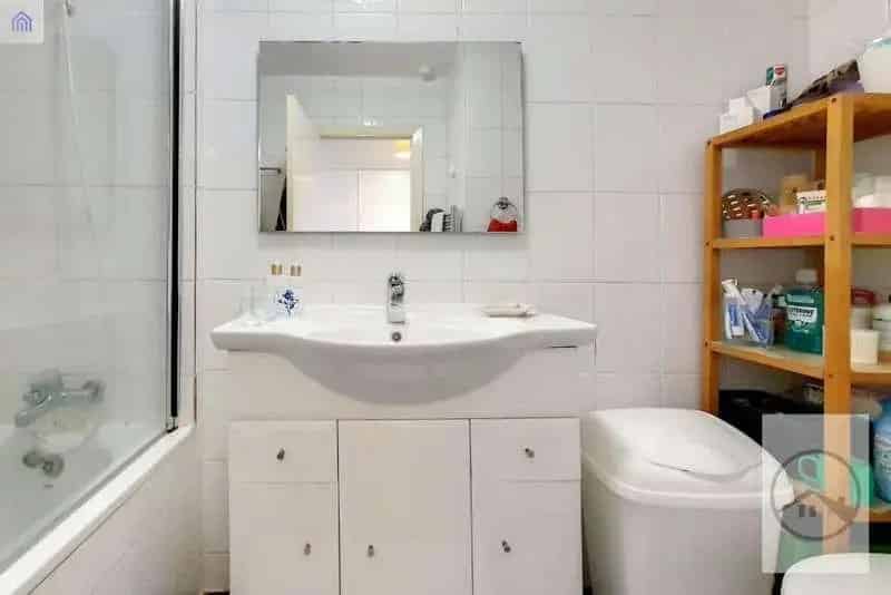 2 Bed Flat for Sale in Wimbledon - Top Floor Apartment with Balcony and Garage