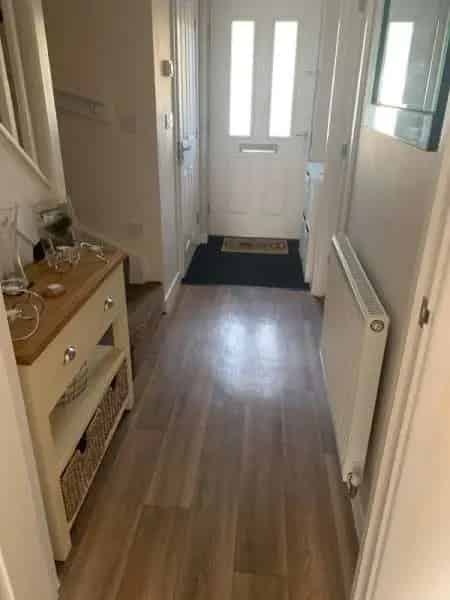 2 Bed House with Loft Conversion Potential - Modern Kitchen and Garden