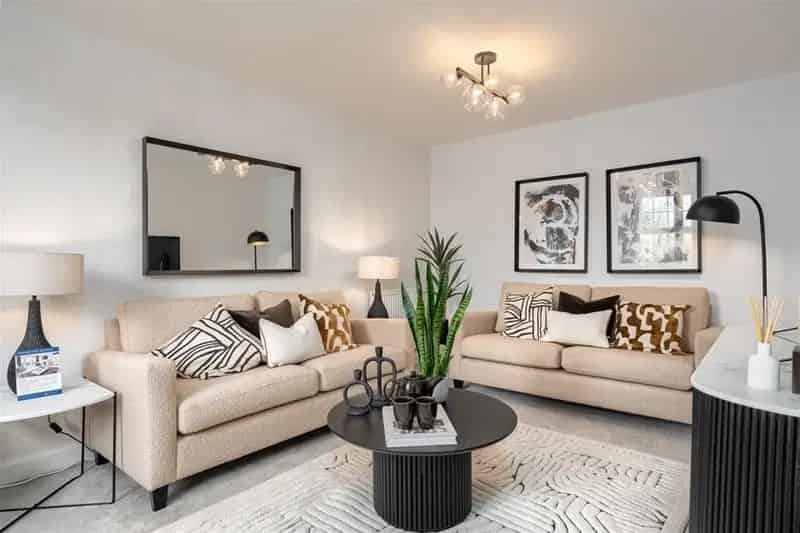 4 Bed House for Sale West Facing Garden Energy Saving Features