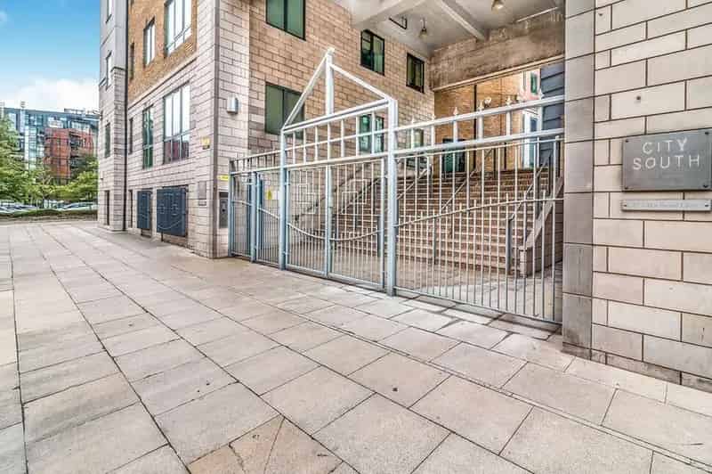 2 Bedroom Furnished Apartment Manchester City South Available July 2025
