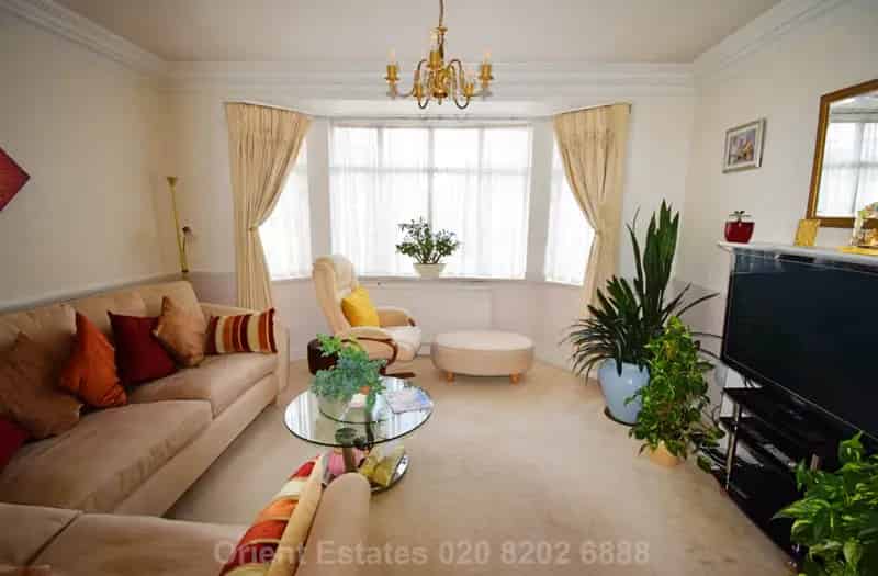 5 Bedroom Semi-Detached House to Rent