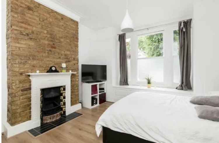 Three Double Bedroom Period Property Chiswick