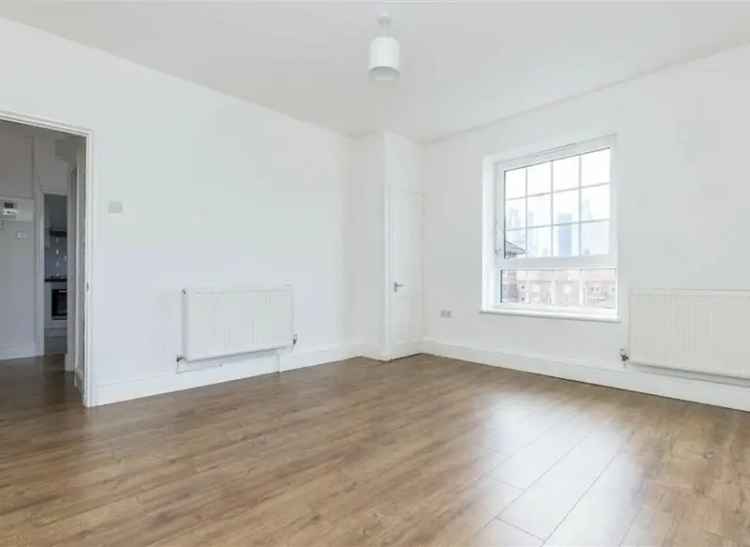 Flat For Sale in London, England