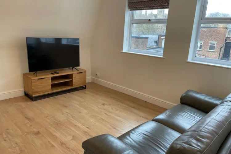 Modern 2 Bed Flat City Centre Off Street Parking Double Glazing