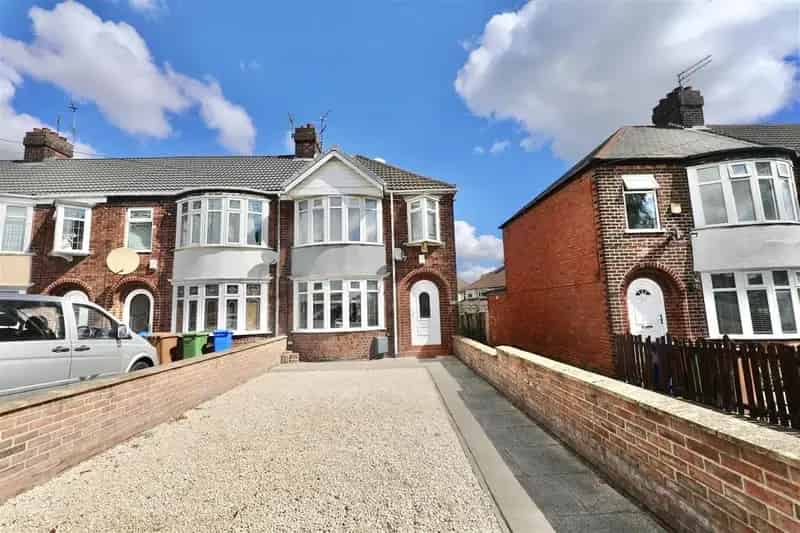 3 Bedroom End Terrace House for Sale