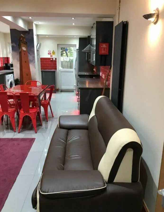 5 Bedroom Terraced House For Sale
