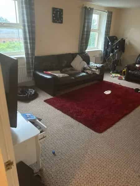 Flat 2nd Floor Apartment Near Transport