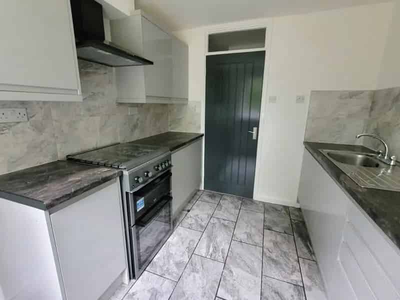2 Bedroom Apartment House to Rent