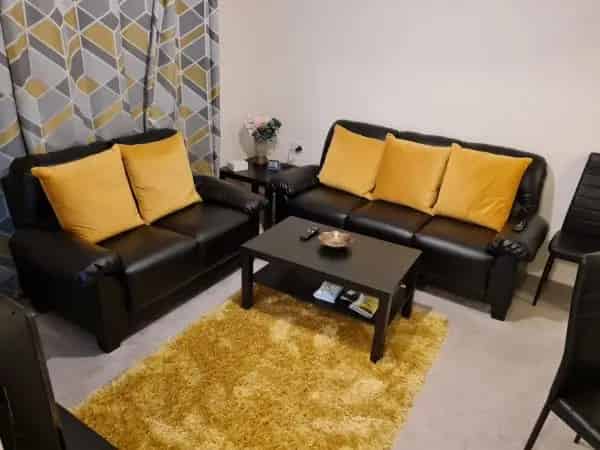 2 Bed Bungalow Bilston Off Road Parking Lovely Garden Close Amenities