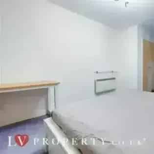 2 Bedroom 210 m² Birmingham Apartment Upper Floor