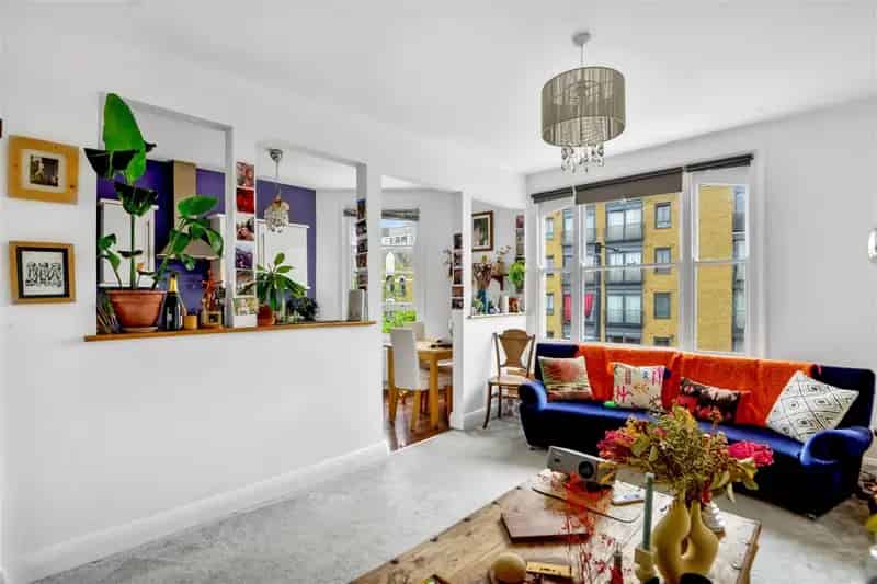 1 bedroom Flat
 For Sale 
Total Size: 579 SQ FT