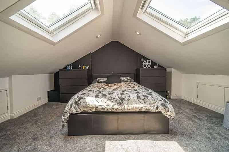 3 Bed Semi-Detached House For Sale - Newly Renovated
