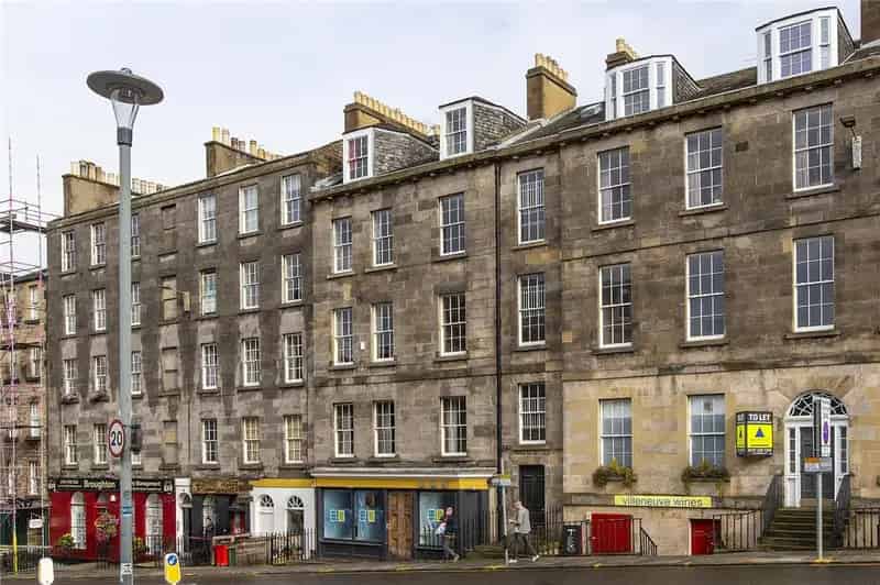 3 Bedroom Flat to Rent in Edinburgh New Town HMO Licensed