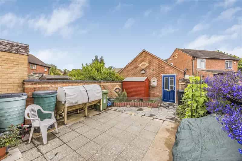 2 Bedroom Semi-Detached House for Rent in Portsmouth