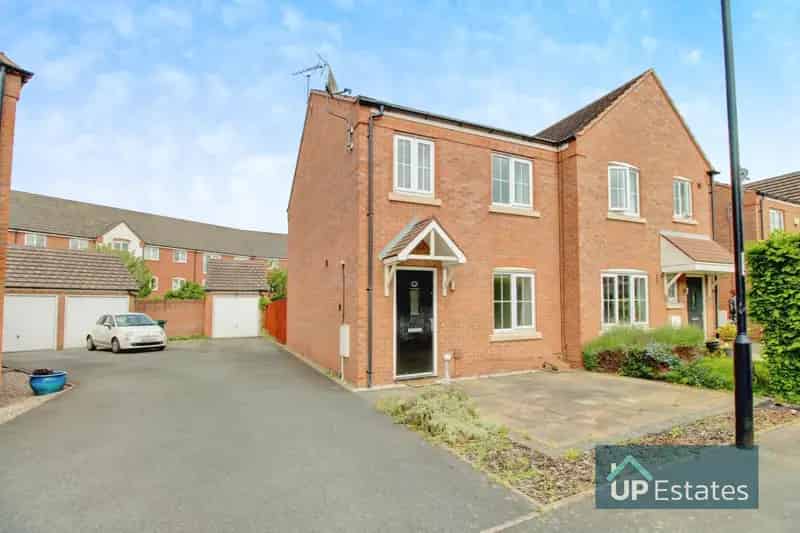 3 Bedroom Semi Detached House To Rent No Forward Chain