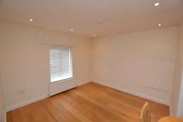 1 Bedroom Flat for Sale Knaphill Ideal Investment