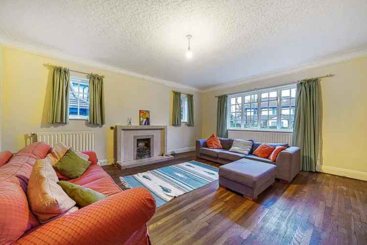 House For Sale in London, England