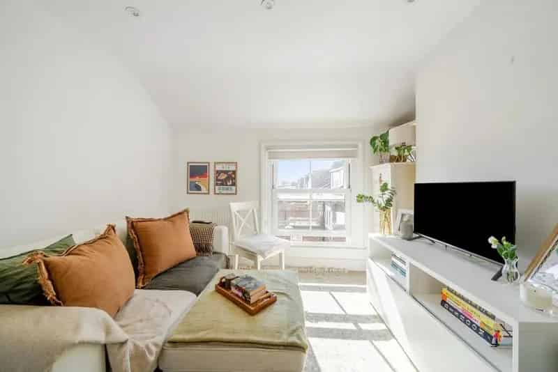 One Bedroom Flat near Northcote Road Clapham Junction