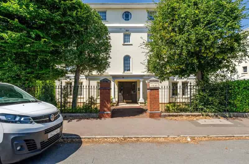 2 Bedroom Apartment for Sale
