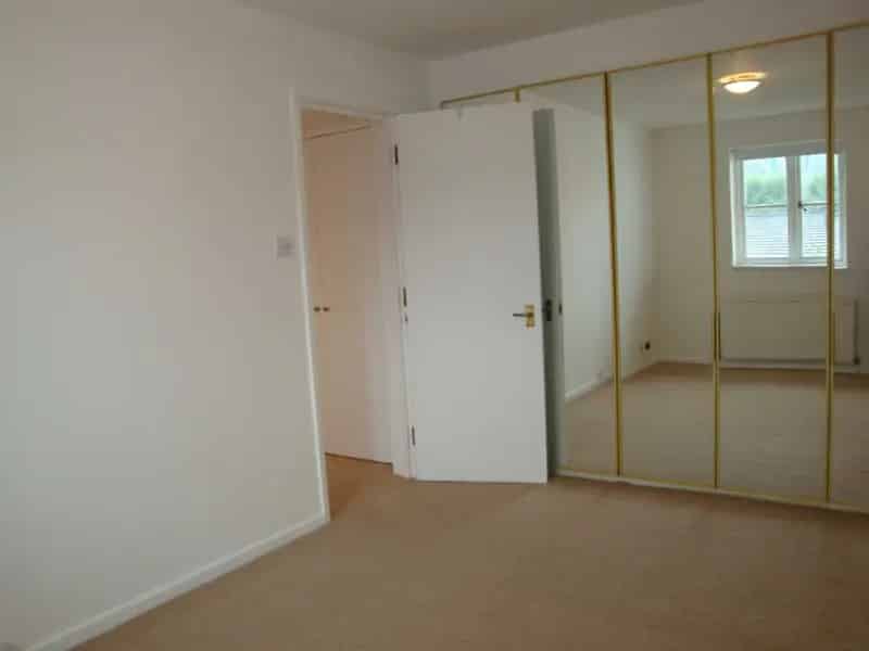 1 Bedroom Flat to Rent Brompton Park Crescent London