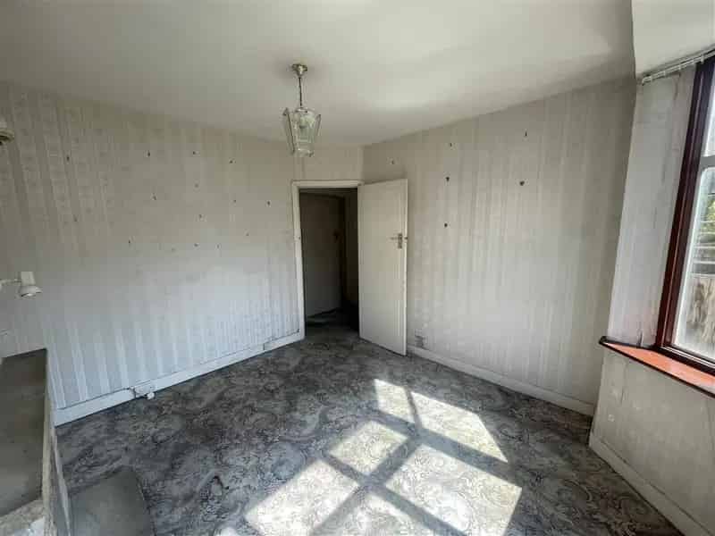 Freehold Mid Terrace House Requiring Modernisation