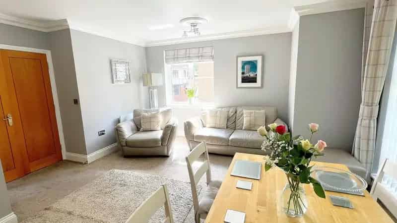 2 Bedroom Flat for Sale
