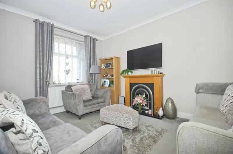 3 Bedroom Terraced House Family Home Modern Kitchen Large Garden