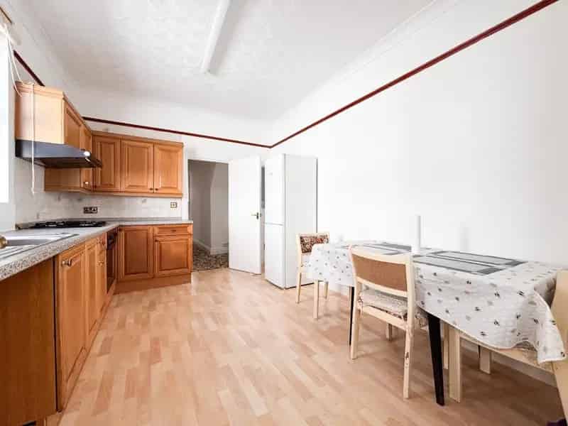 1 Bedroom Flat To Let Ground Floor Available Now
