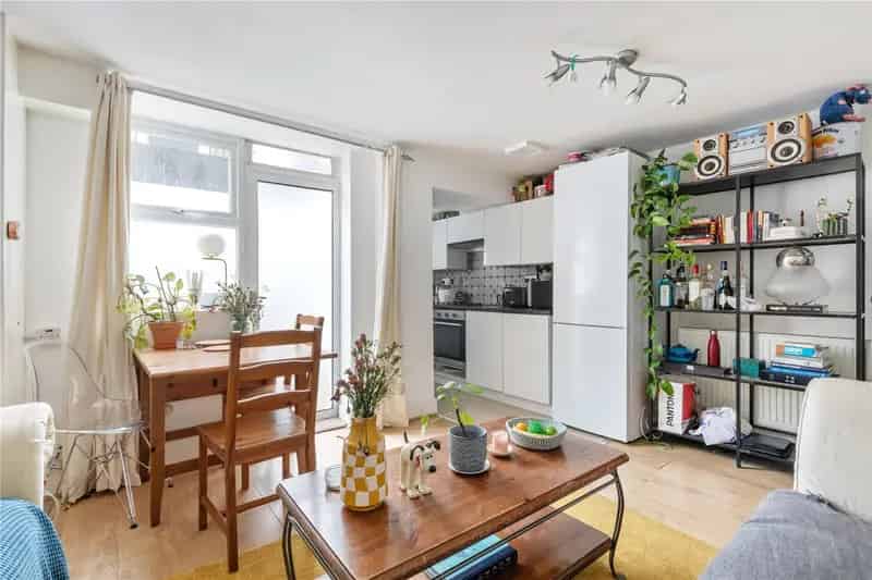 3 Bedroom Maisonette Stoke Newington