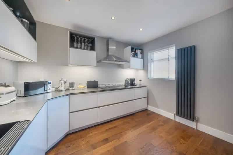 Three Double Bedroom Flat near South Park Gardens Wimbledon