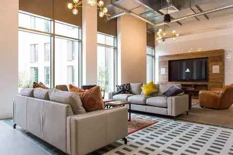 1 Room Flat 72m² London