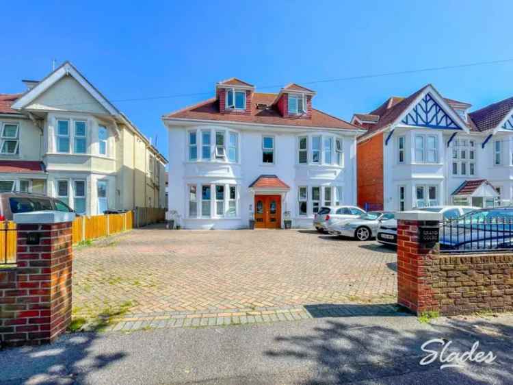 2 Bedroom Apartment near Beach Southbourne