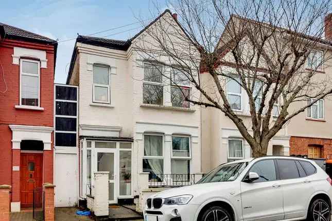 Four Bedroom House To Rent in Tooting SW17