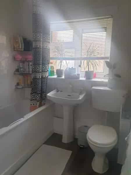 2 Bed GFF RTB Flat Near Transport & Amenities