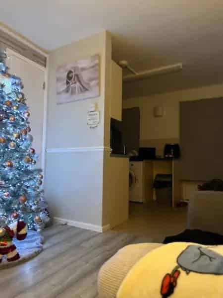 Lovely Cosy 2 Bedroom House Near Amenities