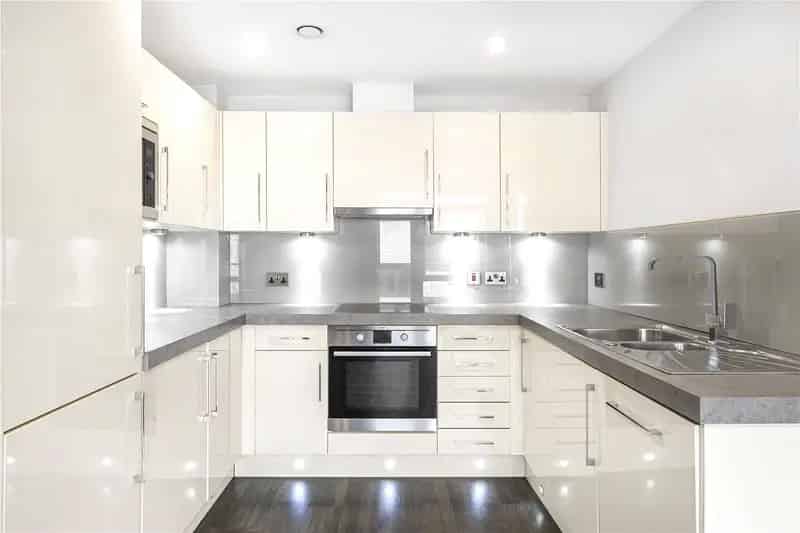 2 Bedroom Apartment for Sale Goswell Road London