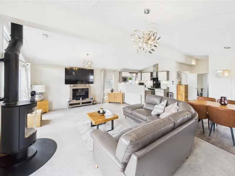 2 Bedroom Park Home For Sale