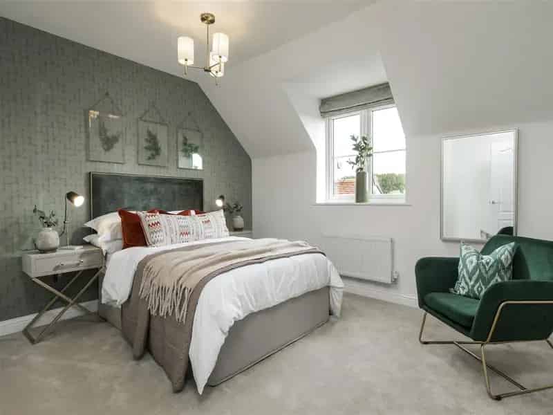 4 Bedroom Detached House for Sale in Whitfield