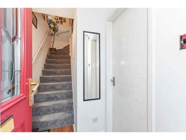 3 bedroom end-terraced house for sale