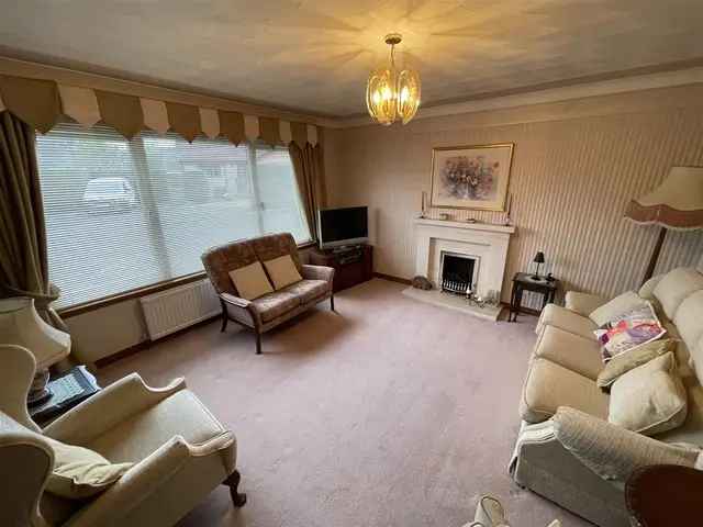 3 Bedroom Detached Bungalow for Sale in Ladybank