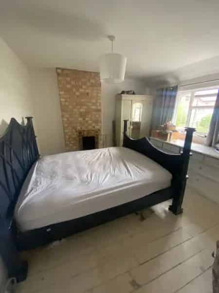Charming Cottage Style Semi-Detached House Huge Garden Whitton Twickenham