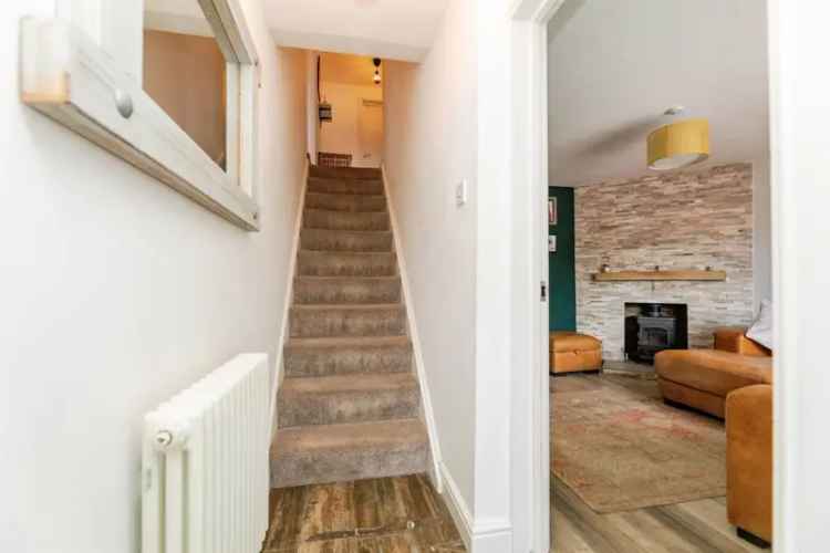 Four Bedroom Family Home with Garden and Off Road Parking