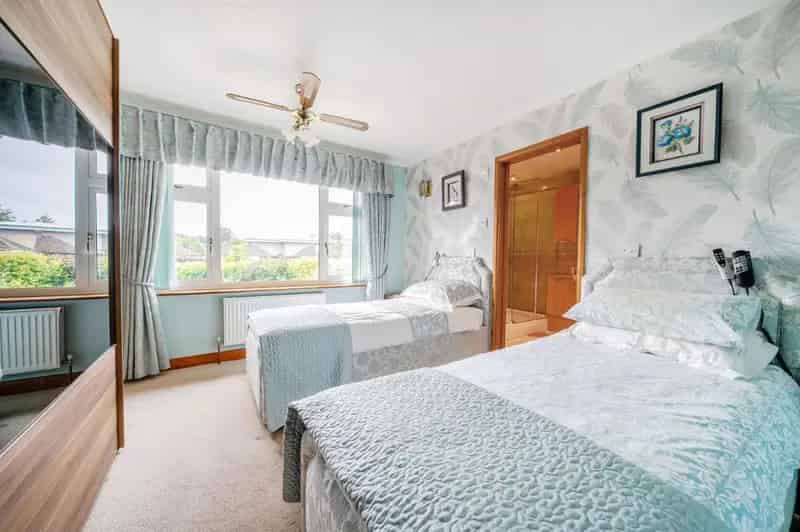 3 Bed Detached Bungalow For Sale in The Berg Basingstoke